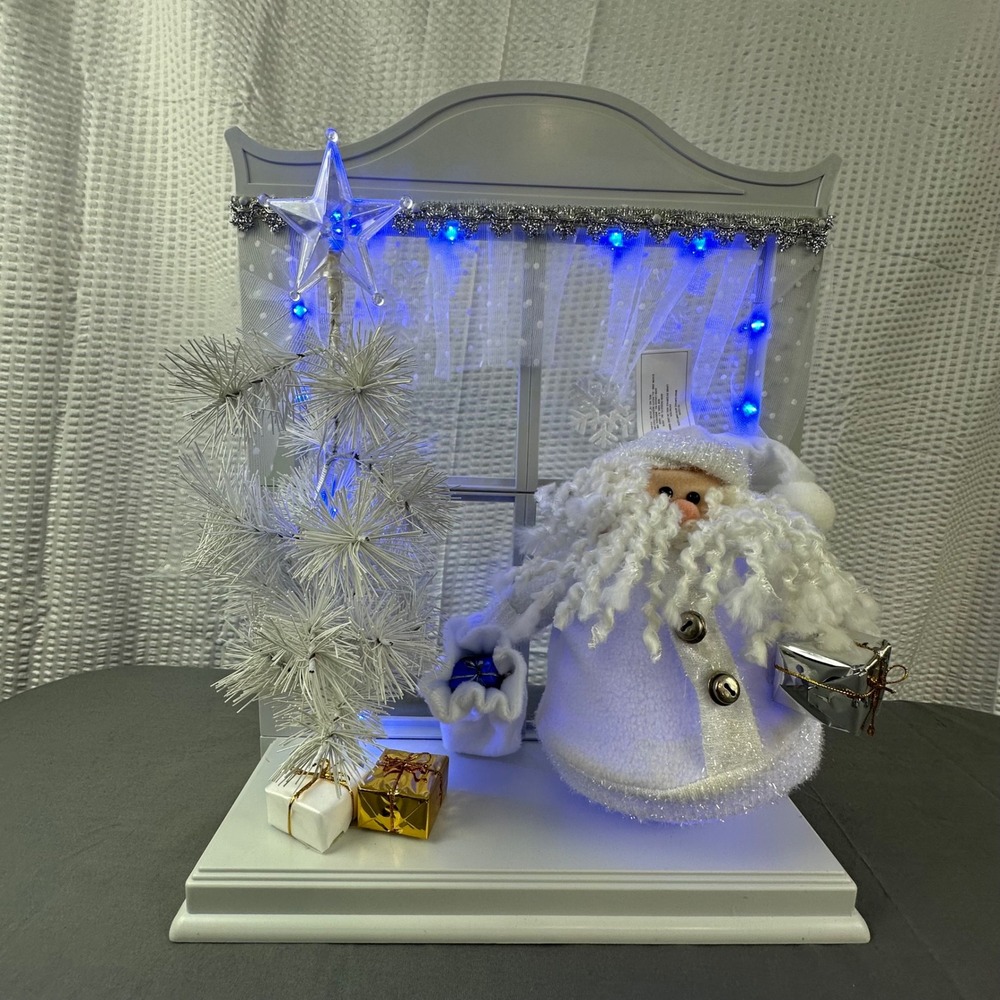 NOS Retired 2008 Avon Santa Lighted Winter Christmas Window Scene NIB